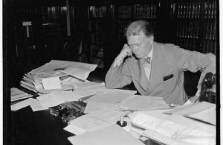 sen._borah_reading_mail1.jpg